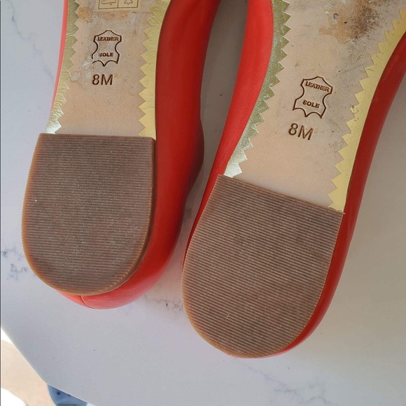 ❌SOLD❌ 🔥🔥 TORY BURCH🔥🔥. Flats shoes with Gold hardware monogram. SIZE 8. - Picture 6 of 7